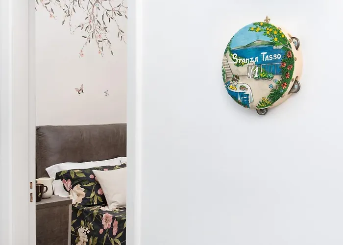Bed & Breakfast Stanza Tasso - De Vivo Realty